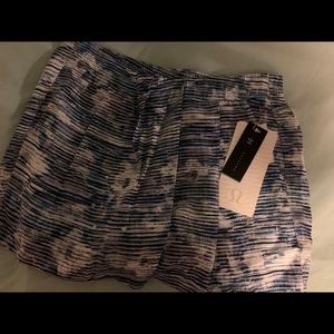 Lulu lemon NWT shorts size 6